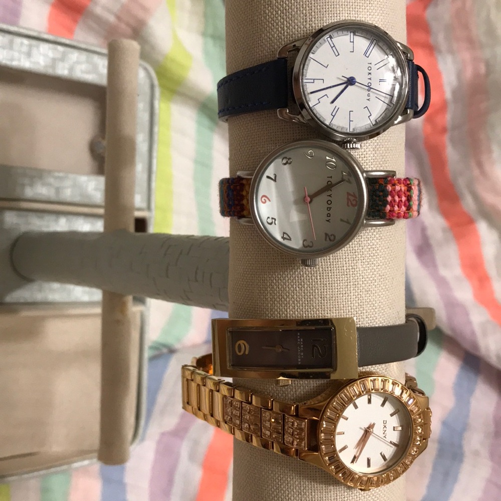Lot of different brand of watches